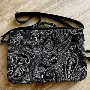 Vera Bradly laptop bag 15” x 11” x 2”  like new condition, used once.